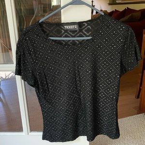 Patterned black t-shirt